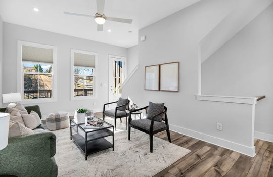 942 Spencer Ave Living3