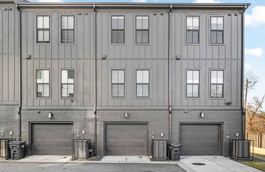 942 Spencer Ave Garage Exterior