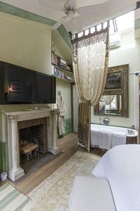 2CD48250-01DF-4475-936E-53B0F4F52941_1200x1800