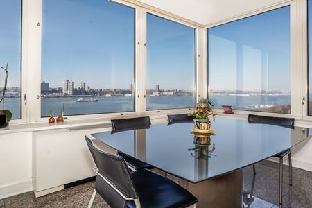 81E2AD23-A88A-4C3E-B4D5-9055FE5C04FC_1800x1200