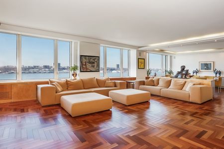 F08C00FB-18FC-4053-B77F-A6AC7851AA87_1800x1200