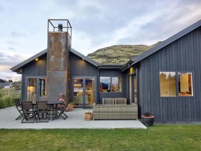 Video of the Week: Inside a Modern Mountain-View …