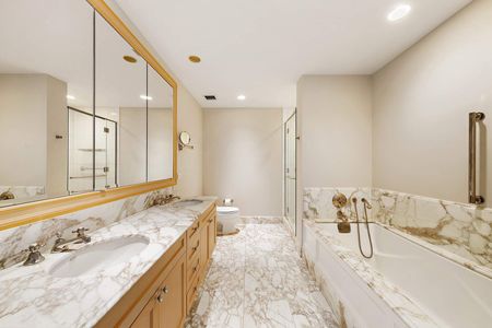 D8067E73-C955-DE31-F8B2-7DDDB95AA96A_1800x1200