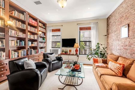 120c74df-89fc-40b6-b459-12d8279b2f0b_1800x1200