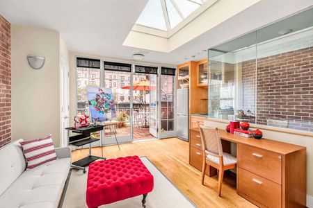 677688d7-01f6-4b15-8790-e8b64884ee53_1800x1200