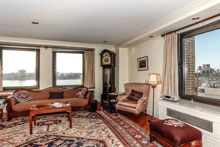 2c3cf1ae-2828-4c81-a0bd-e477d1049bd8_1800x1200