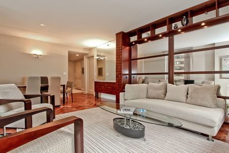 ba958487-0c1f-474c-b3c4-bf55184507cb_1800x1200