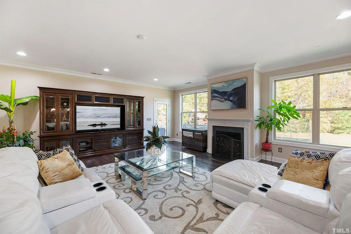 Caul-Group-1137-Hidden-Hills-Drive-11