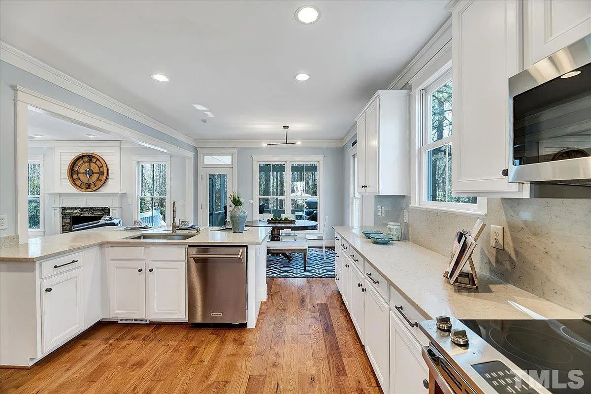 Caul-Group-121-Sunset-Oaks-Drive-13