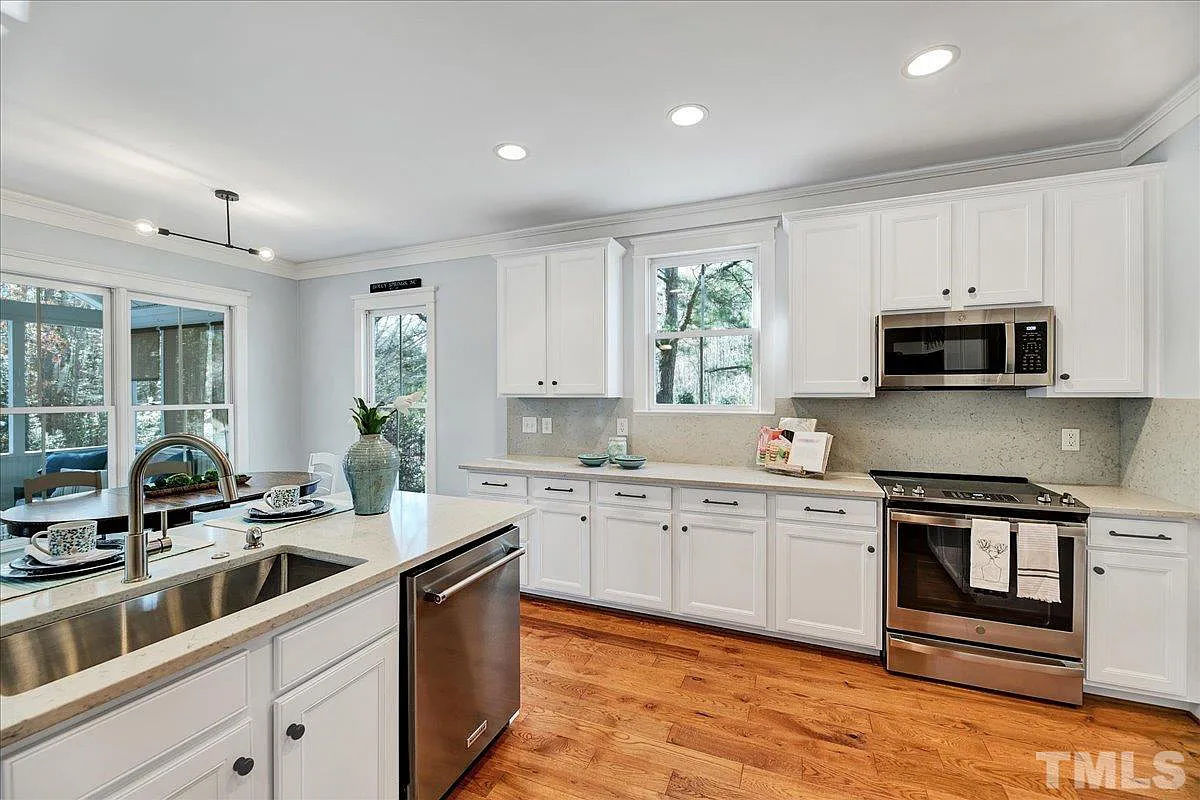 Caul-Group-121-Sunset-Oaks-Drive-15