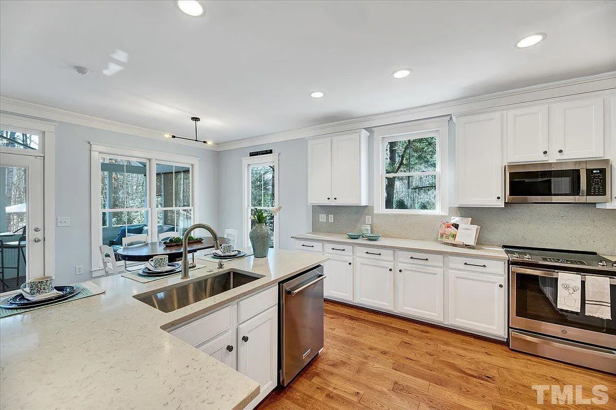 Caul-Group-121-Sunset-Oaks-Drive-17