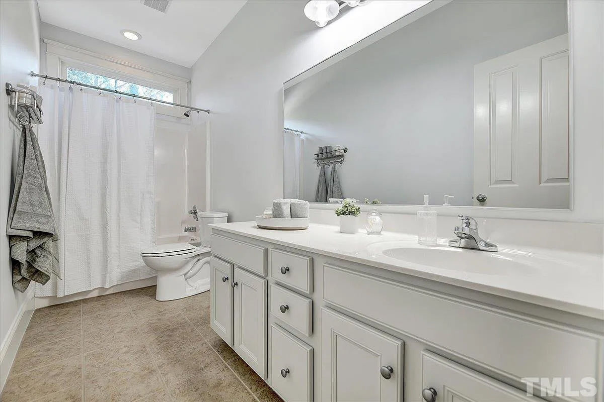 Caul-Group-121-Sunset-Oaks-Drive-35