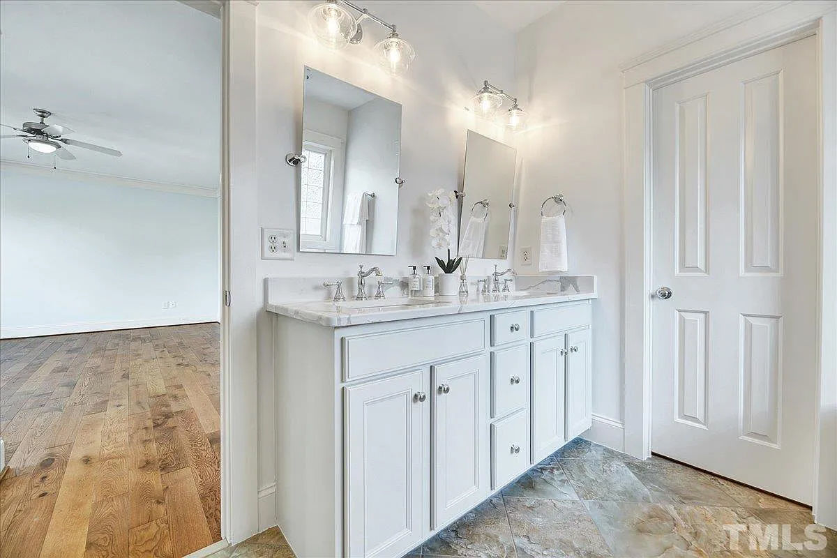 Caul-Group-121-Sunset-Oaks-Drive-43