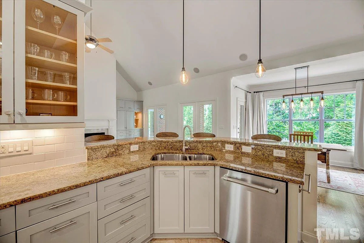 Caul-Group-1216-Shining-Water-Lane-21