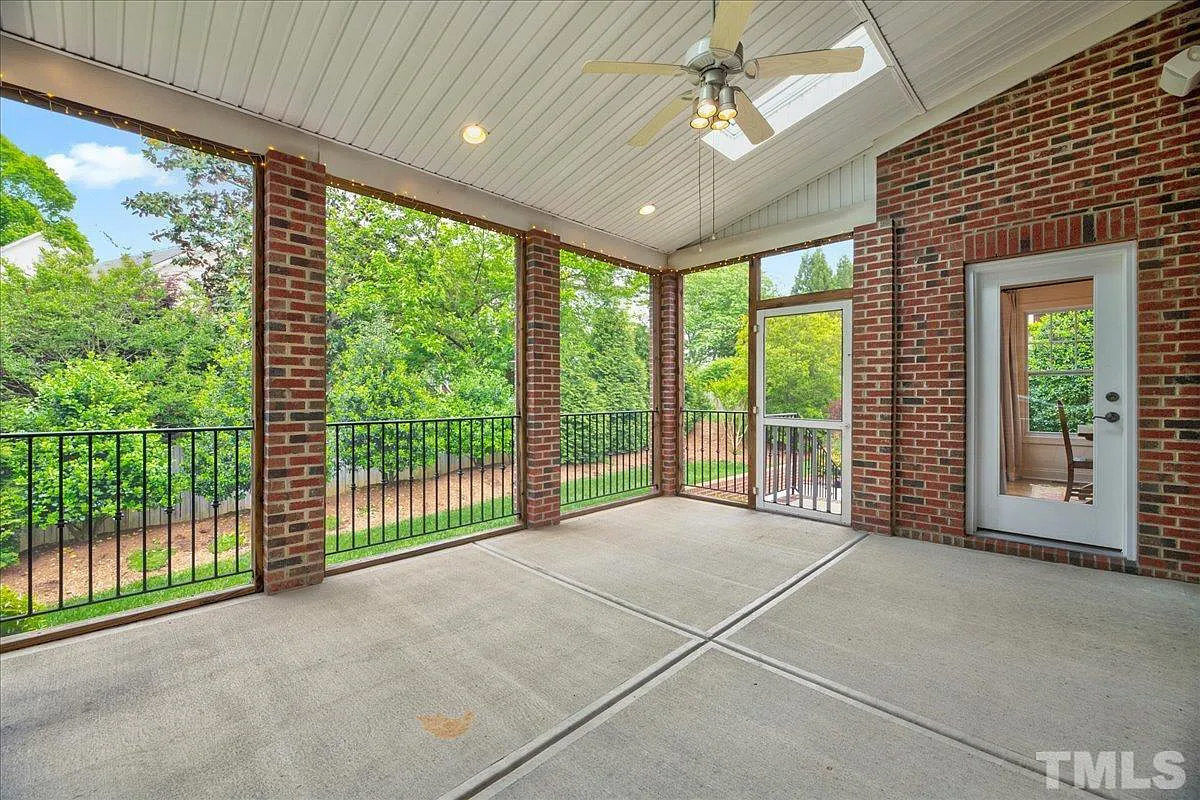 Caul-Group-1216-Shining-Water-Lane-45