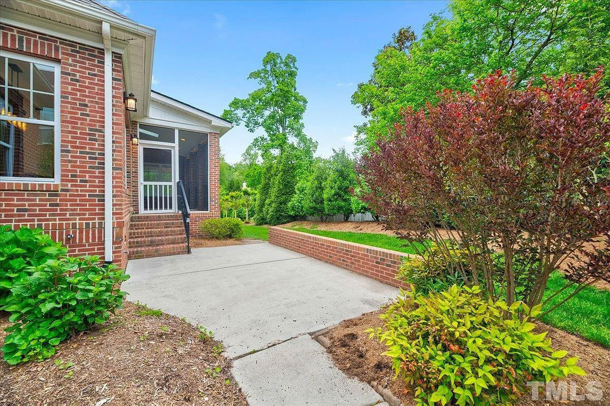 Caul-Group-1216-Shining-Water-Lane-46