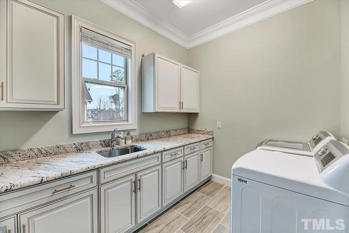 Caul-Group-2100-Vittorio-Lane-29