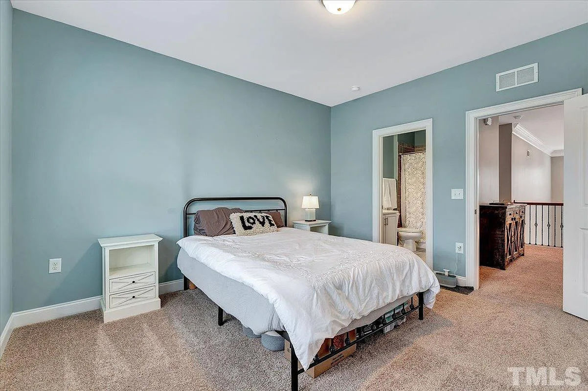 Caul-Group-2100-Vittorio-Lane-38