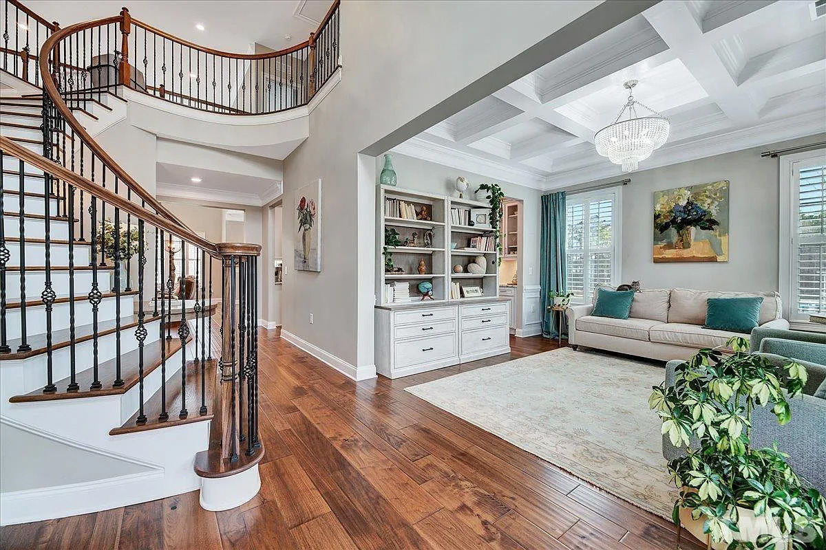 Caul-Group-2100-Vittorio-Lane-4