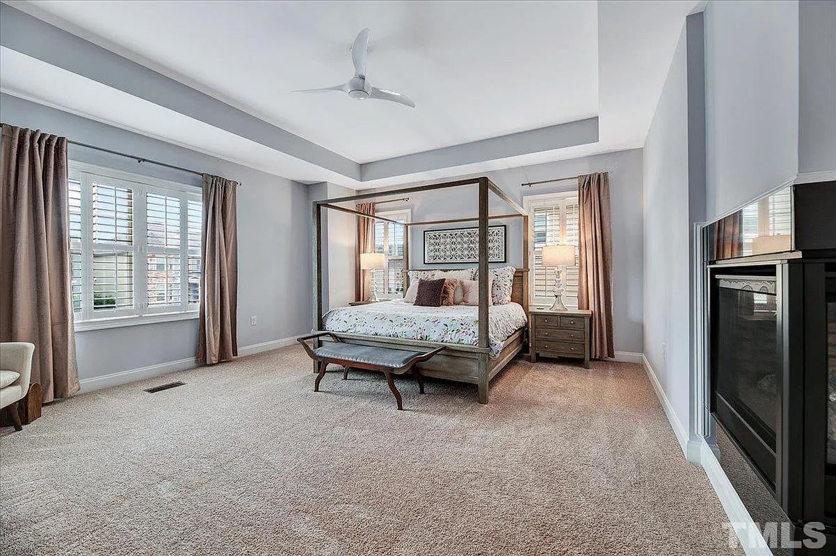 Caul-Group-2100-Vittorio-Lane-43