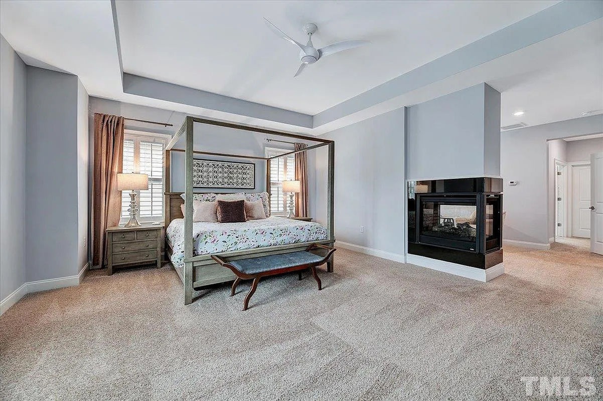 Caul-Group-2100-Vittorio-Lane-44