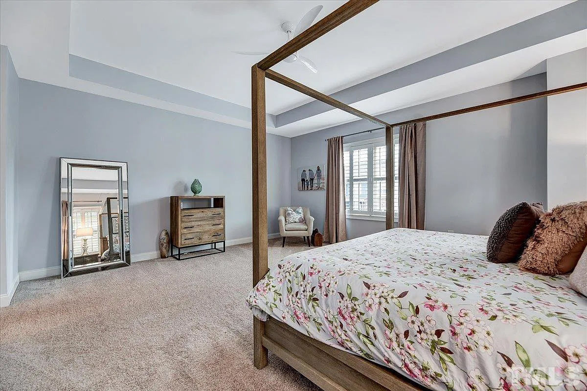 Caul-Group-2100-Vittorio-Lane-45