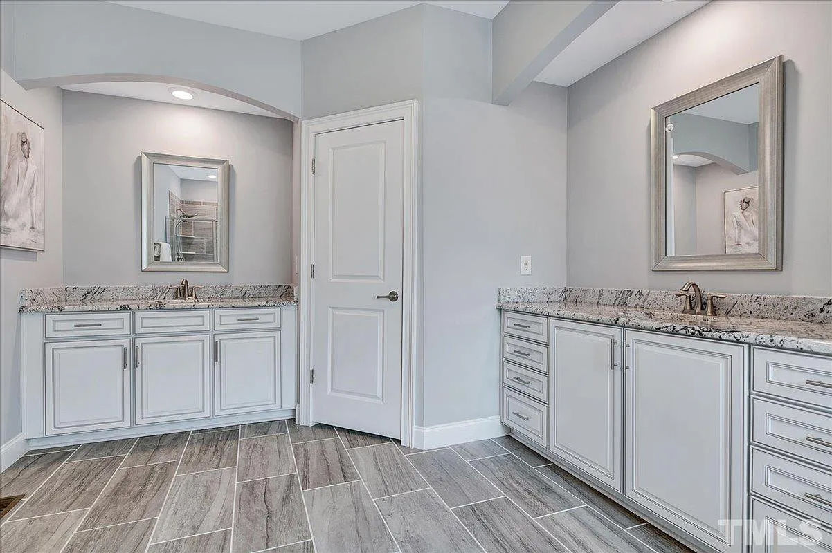 Caul-Group-2100-Vittorio-Lane-48