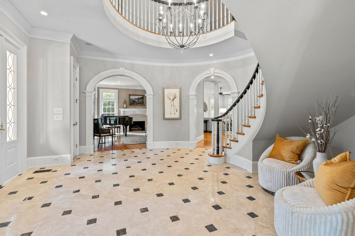 Caul Group-213 Devonbrook-02entry