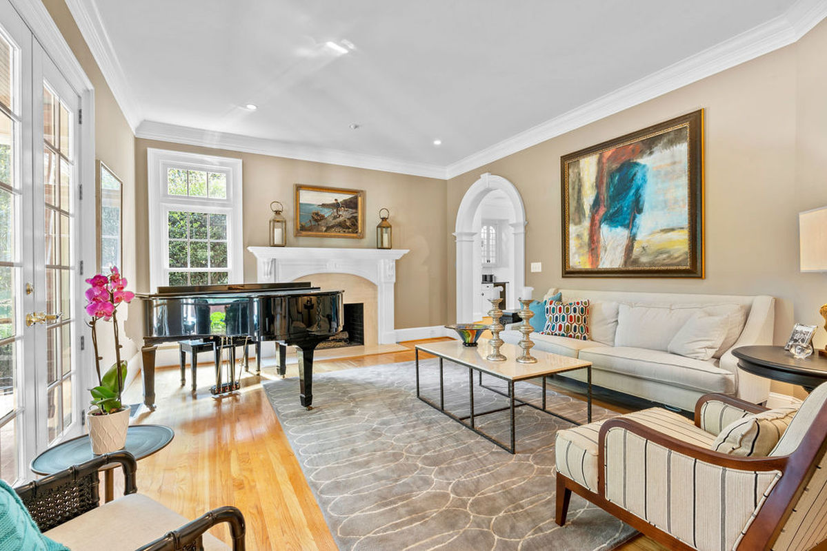 Caul Group-213 Devonbrook-04lounge