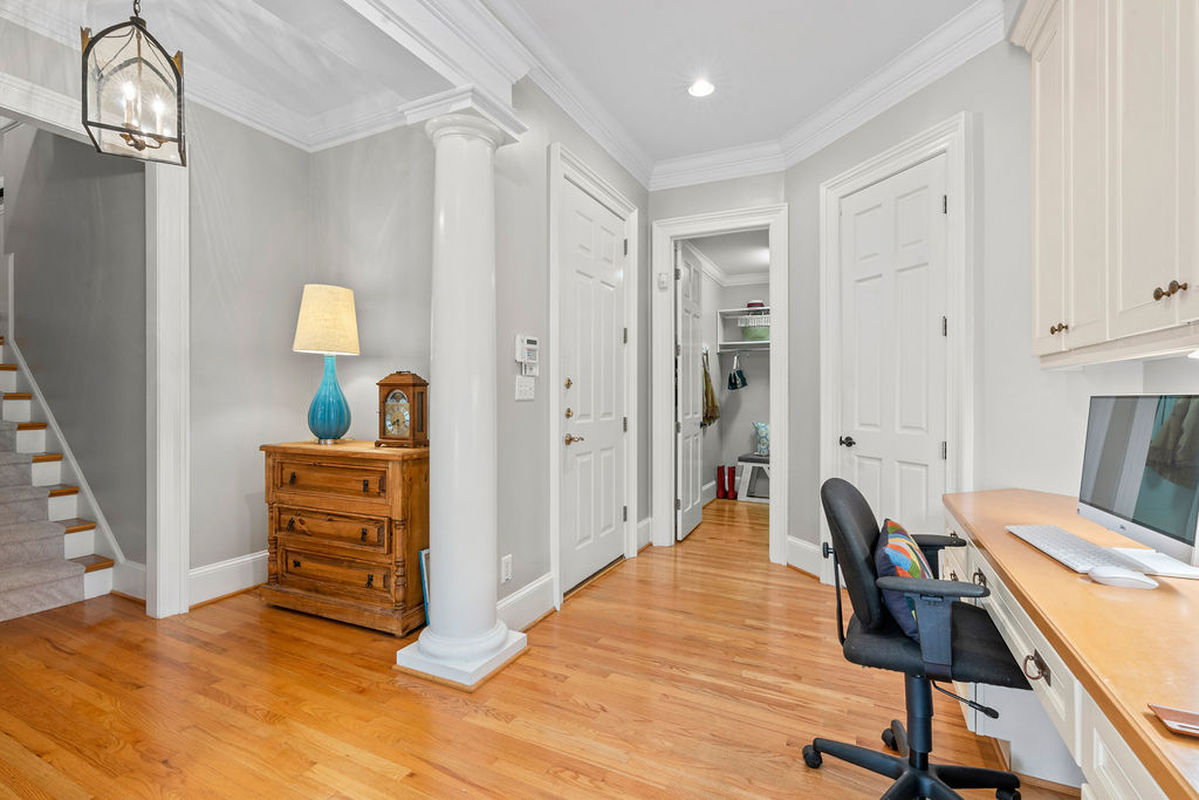 Caul Group-213 Devonbrook-17hallway