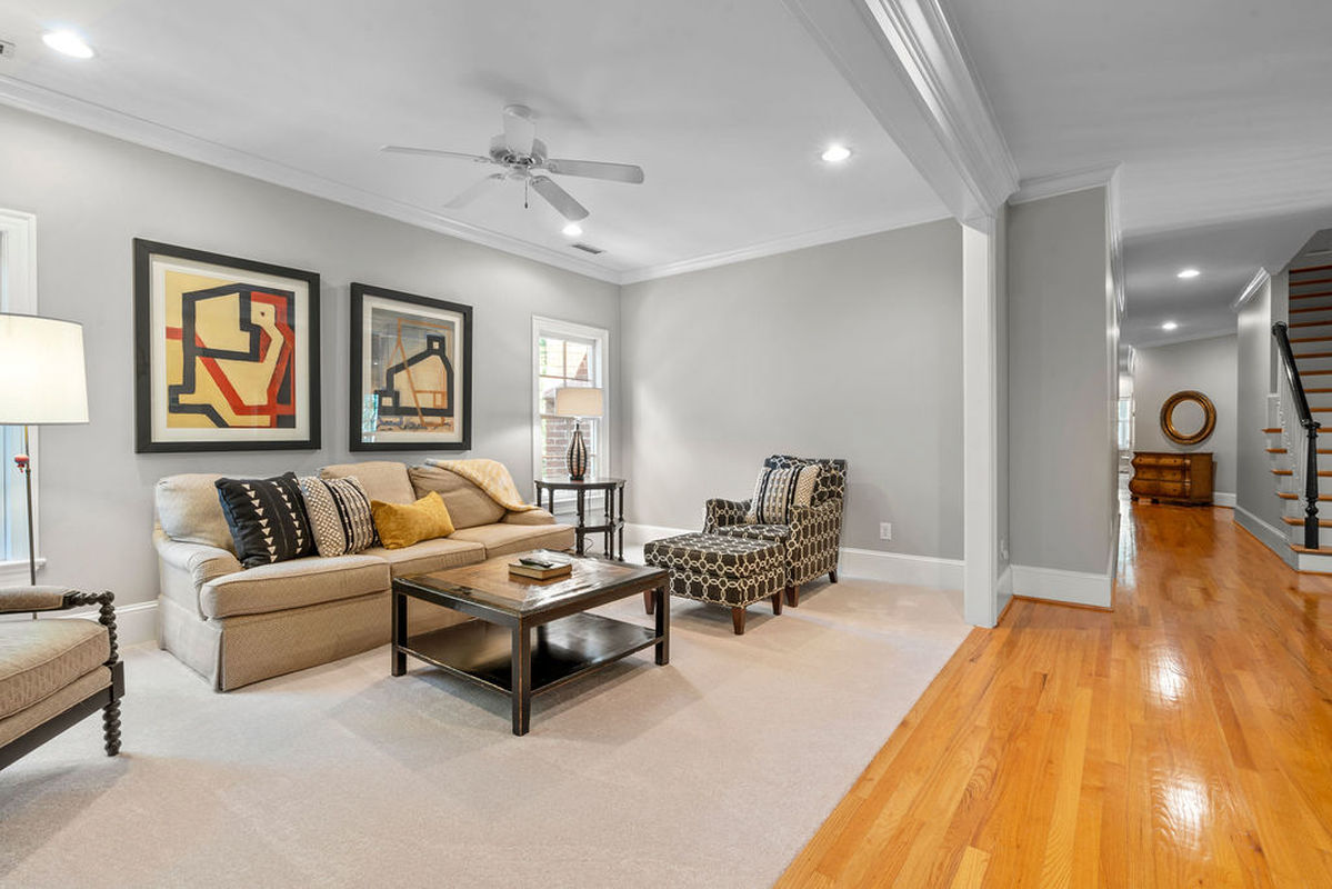 Caul Group-213 Devonbrook-30uslivingarea