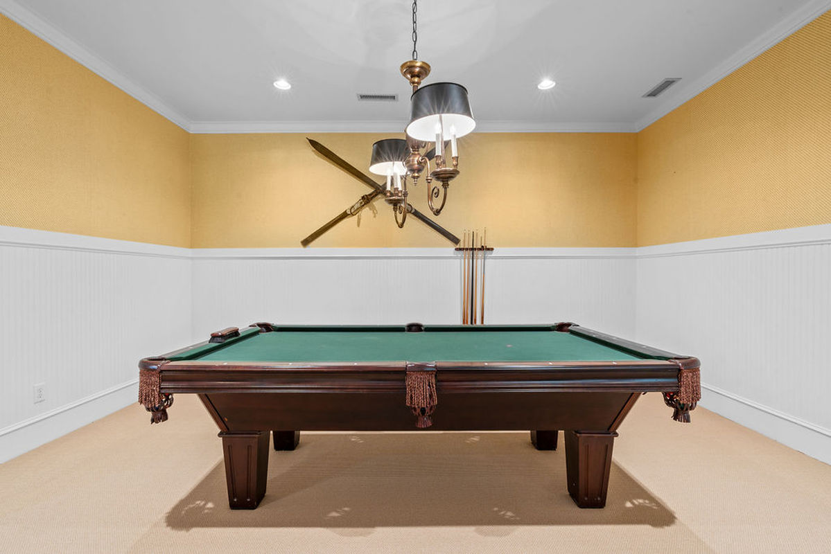 Caul Group-213 Devonbrook-48basement