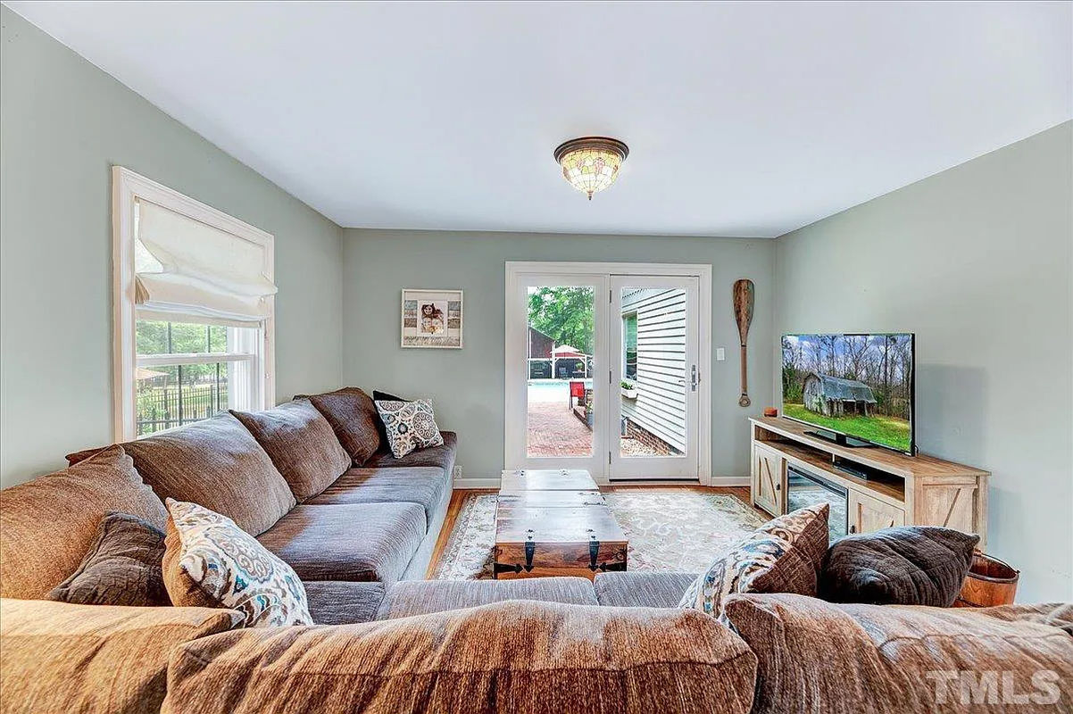 Caul Group-2412-Olive-Chapel-Road-7