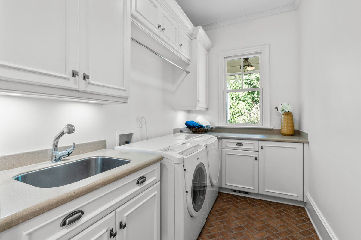 Caul Group-2517 Chelmsford Ct-24