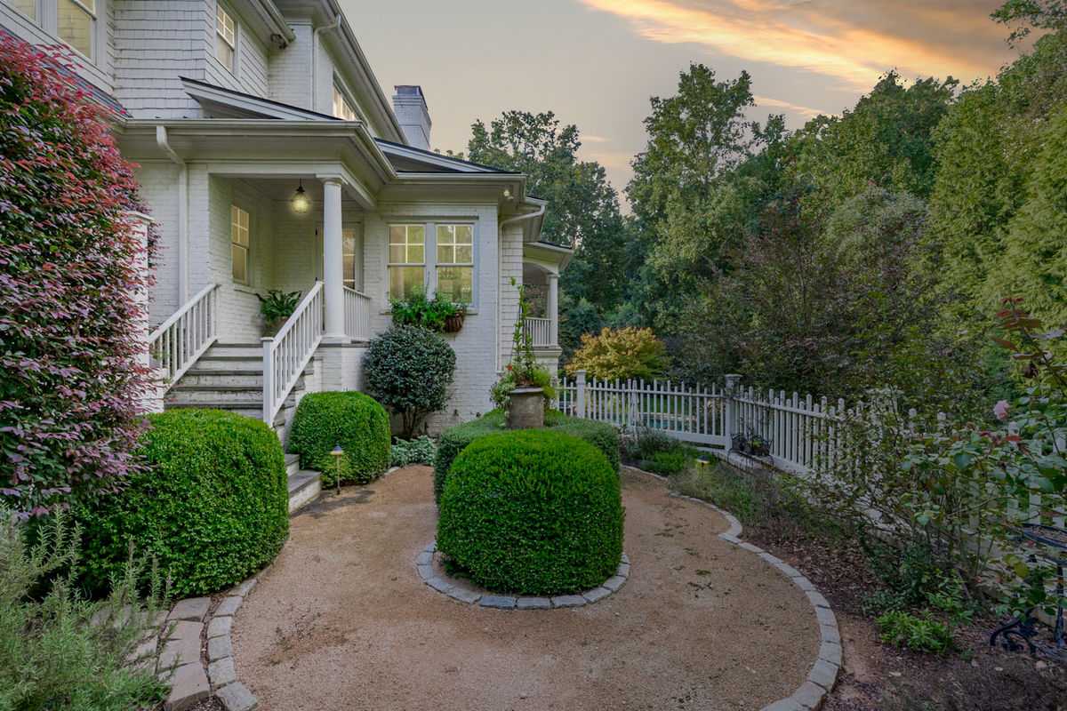 Caul Group-2517 Chelmsford Ct-56-twilight