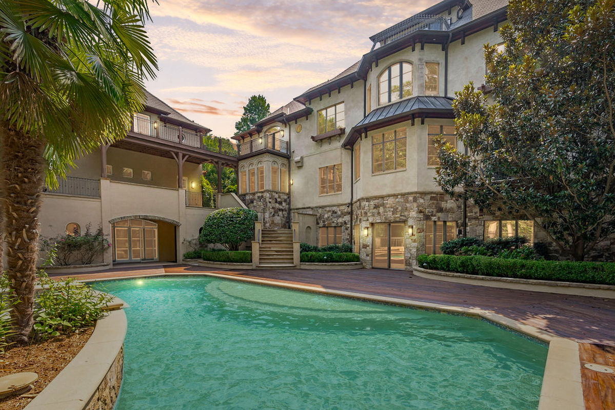 Caul Group-2604 Chelmsford-01backexterior-twilight