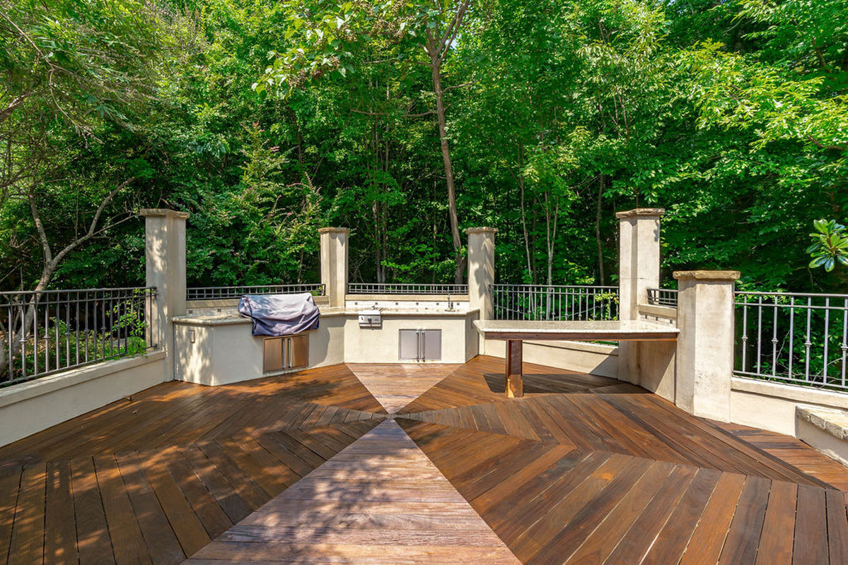 Caul Group-2604 Chelmsford-92backexterior