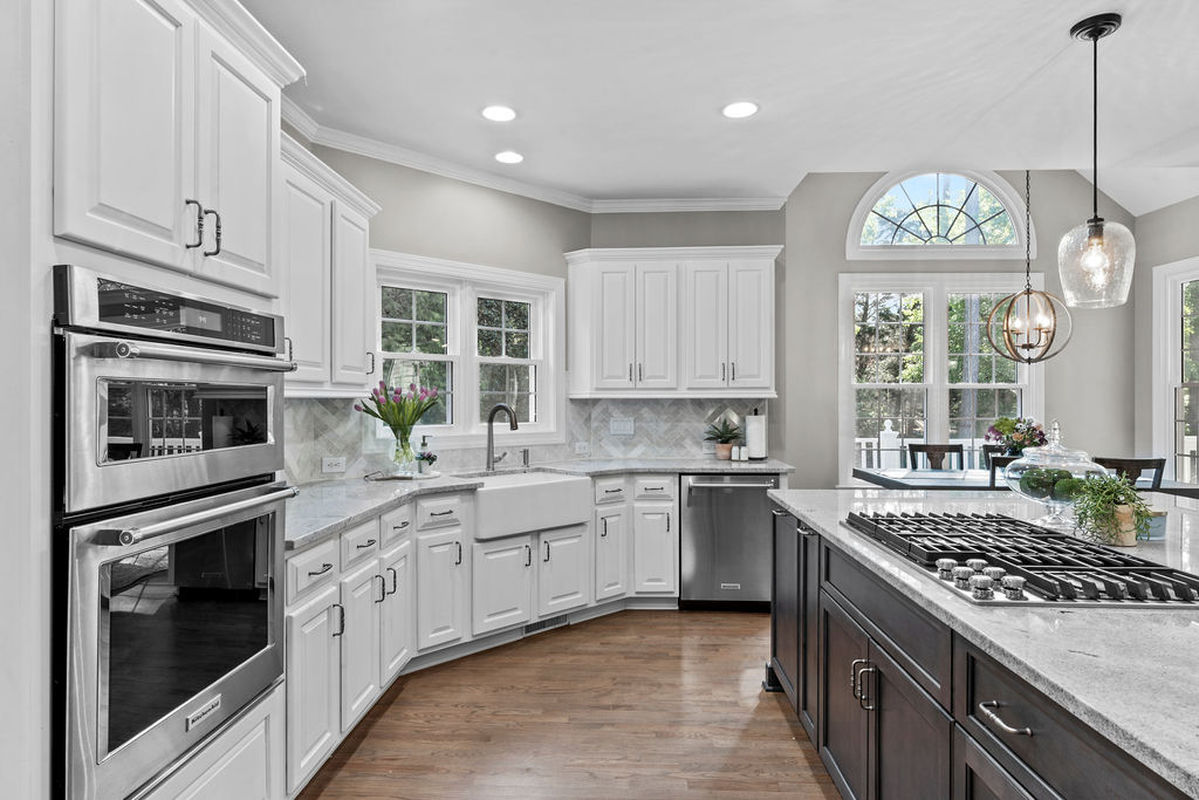 Caul Group-307 Southmoor Oaks-23kitchen