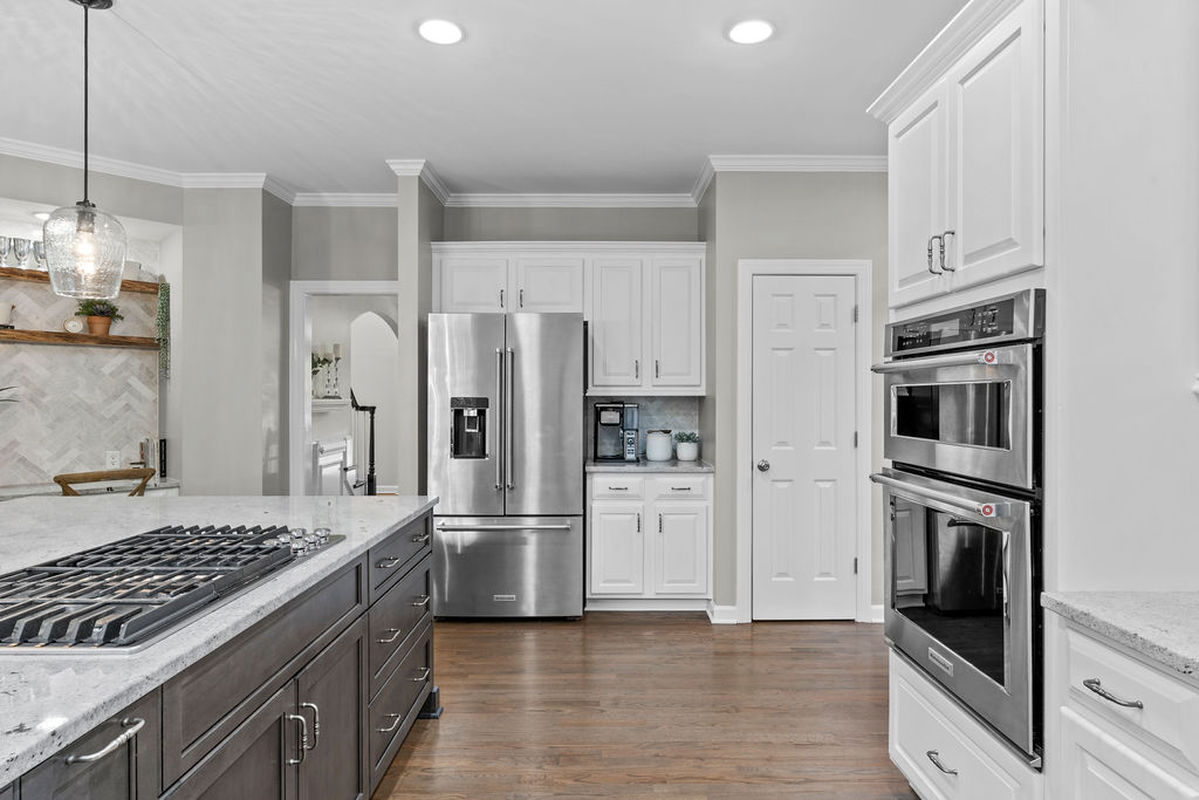 Caul Group-307 Southmoor Oaks-24kitchen