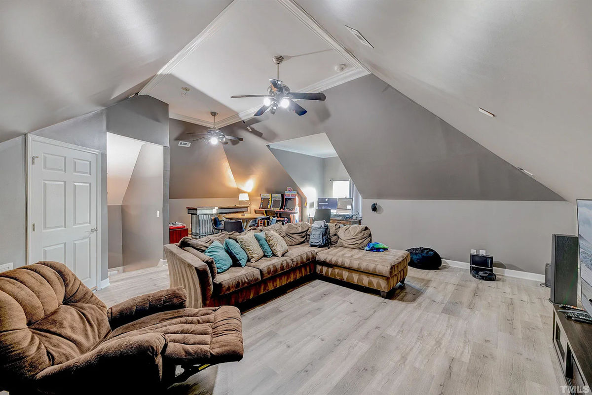 Caul-Group-402-Chanticlair-Drive-15