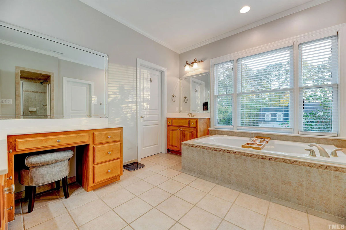 Caul-Group-402-Chanticlair-Drive-19