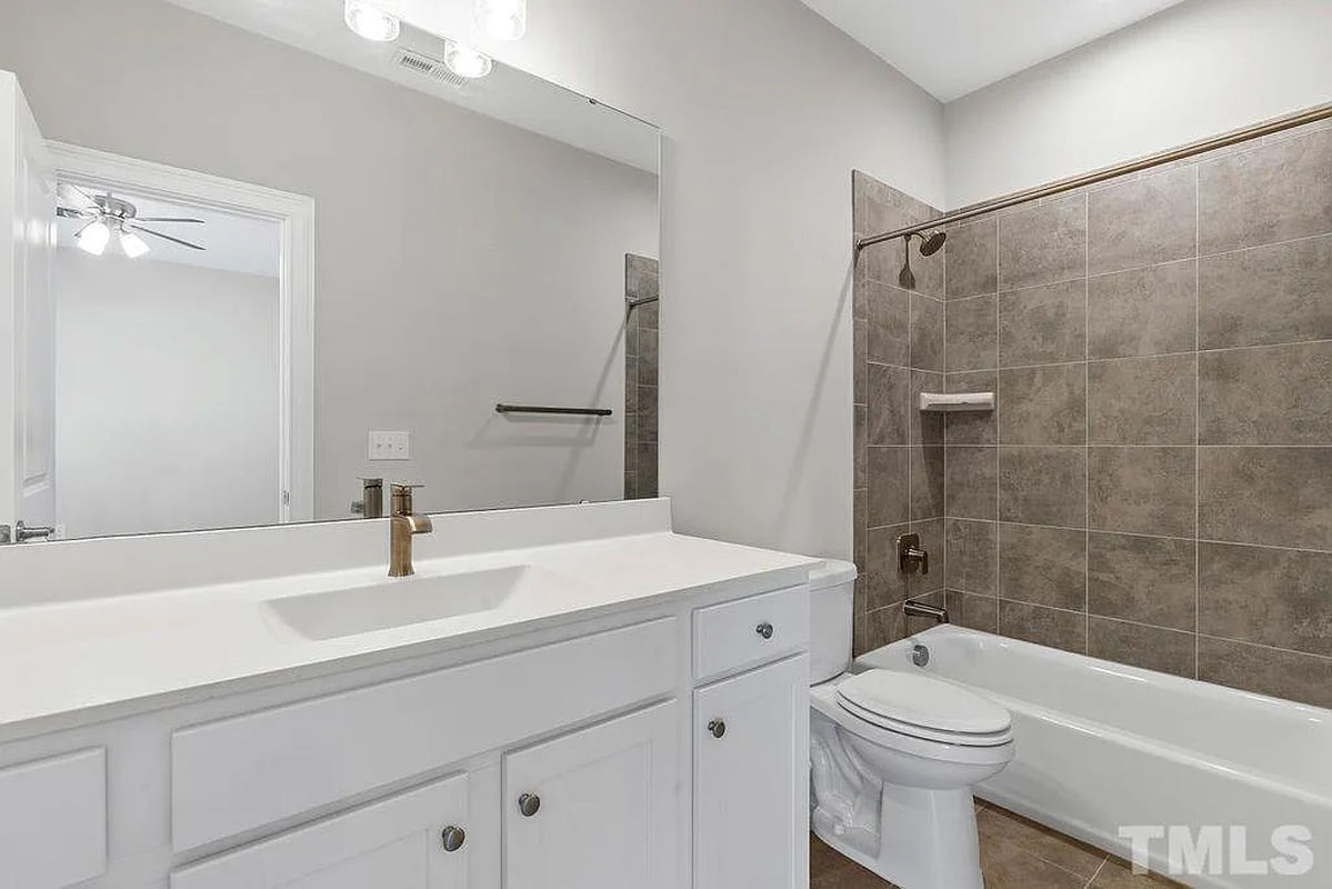 Caul-Group-4329-Buckley-Drive-50