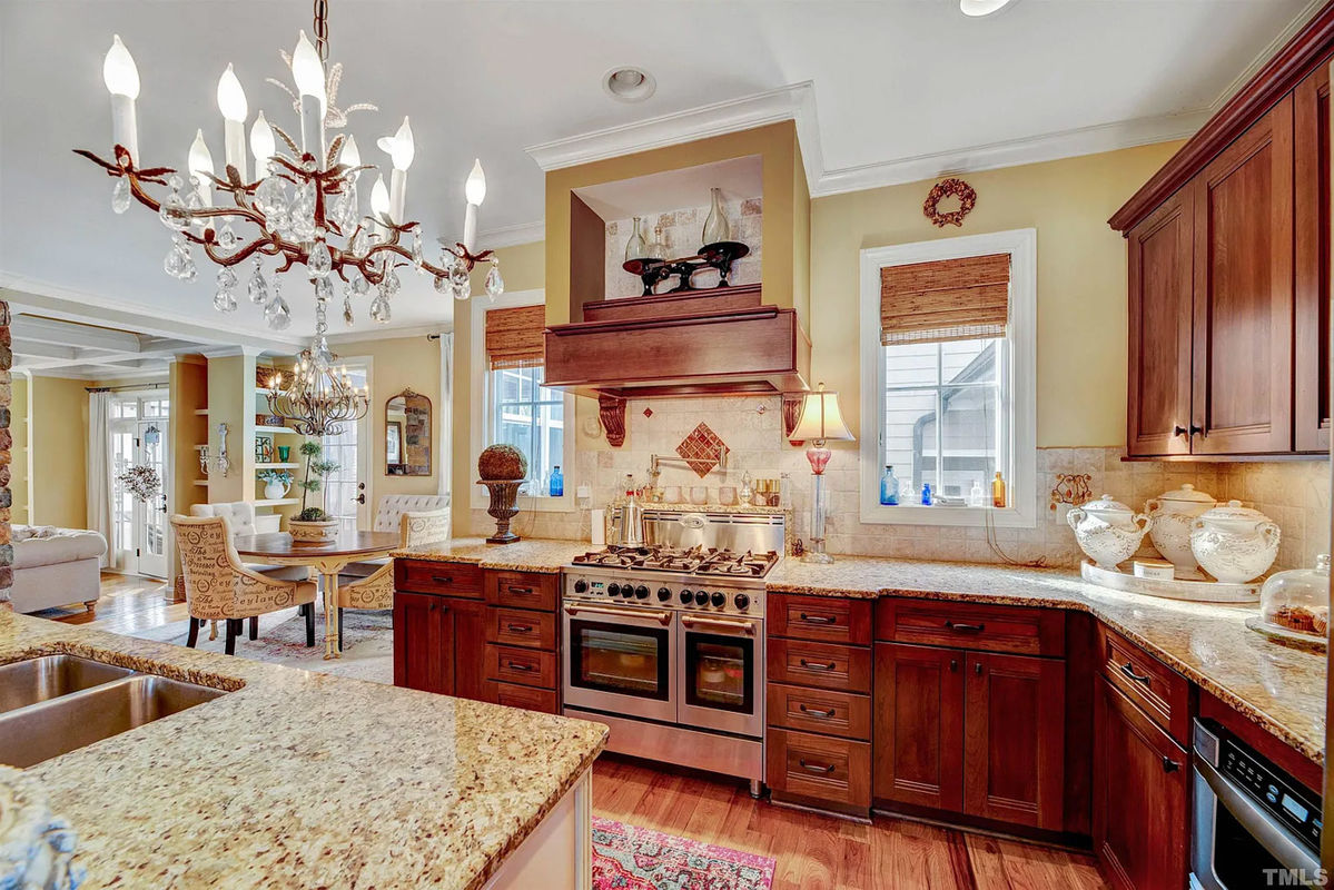 Caul-Group-581-Granite-Falls-Boulevard-11