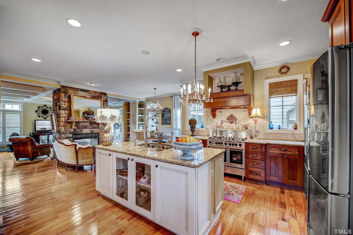 Caul-Group-581-Granite-Falls-Boulevard-9