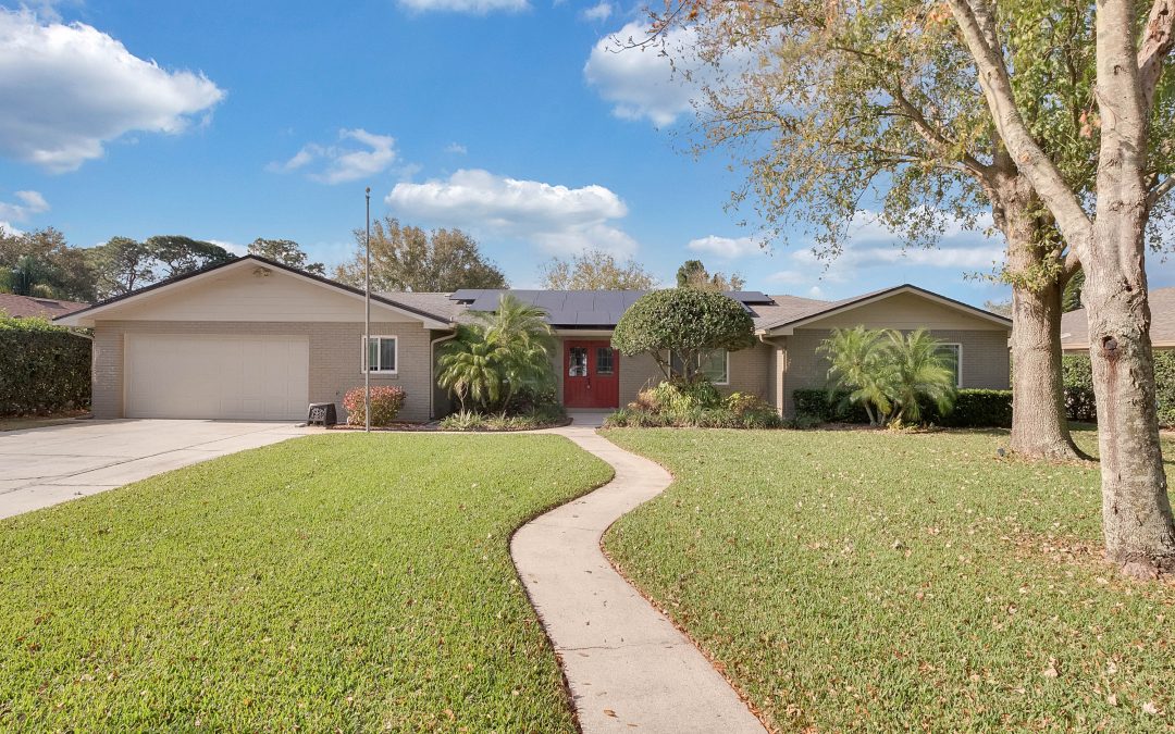 Just Listed: Lakefront Home on Lake Hamilton