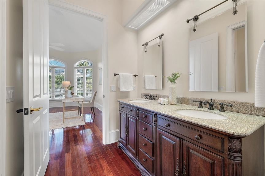 31-4935 Sound View_F-6