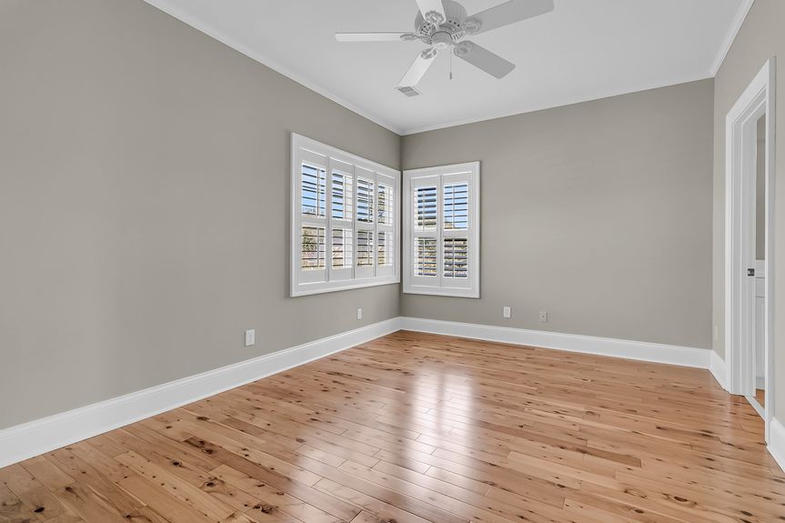 CREM - 4922 Sound View Dr-23