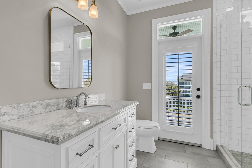 CREM - 4922 Sound View Dr-30