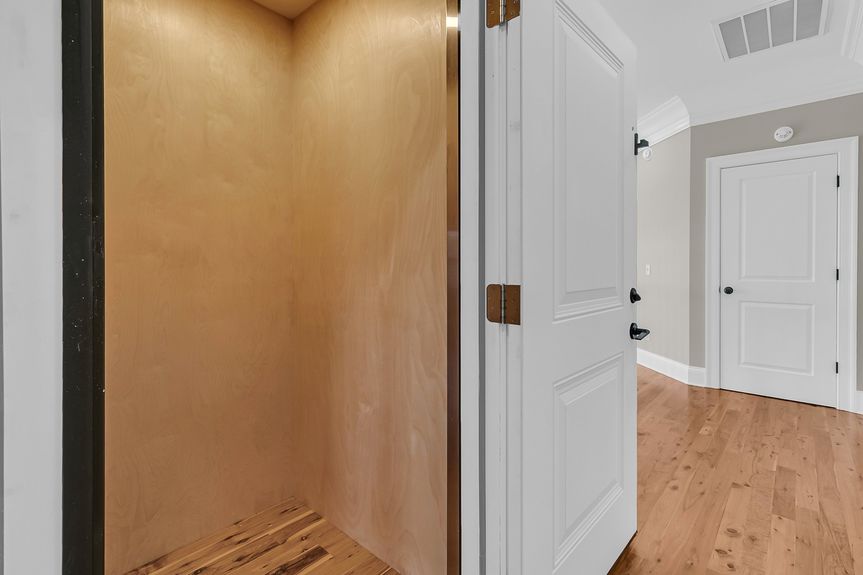 CREM - 4922 Sound View Dr-32