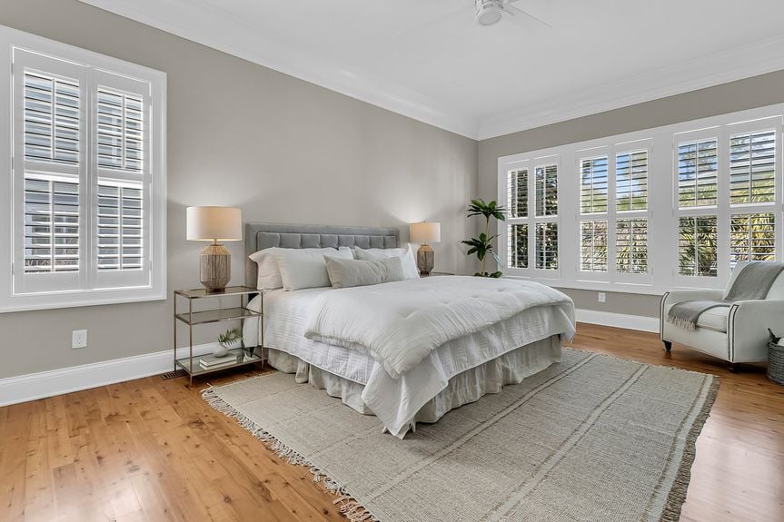 CREM - 4922 Sound View Dr-42